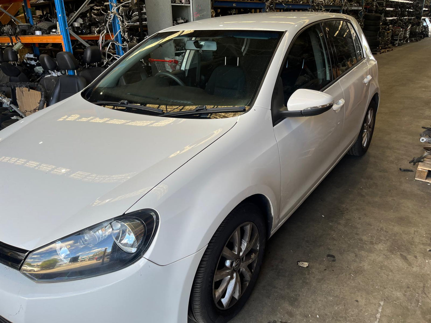 Volkswagen Golf Mk6 2012 White1.2L Petrol Turbo Auto - LH Guard/fender MK6-006935-LHG