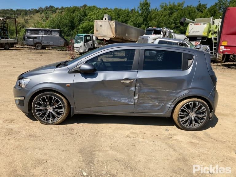 HOLDEN BARINA TM 5DR HATCH 2014 PETROL AUTO - LH Mirror TM709927-LHM