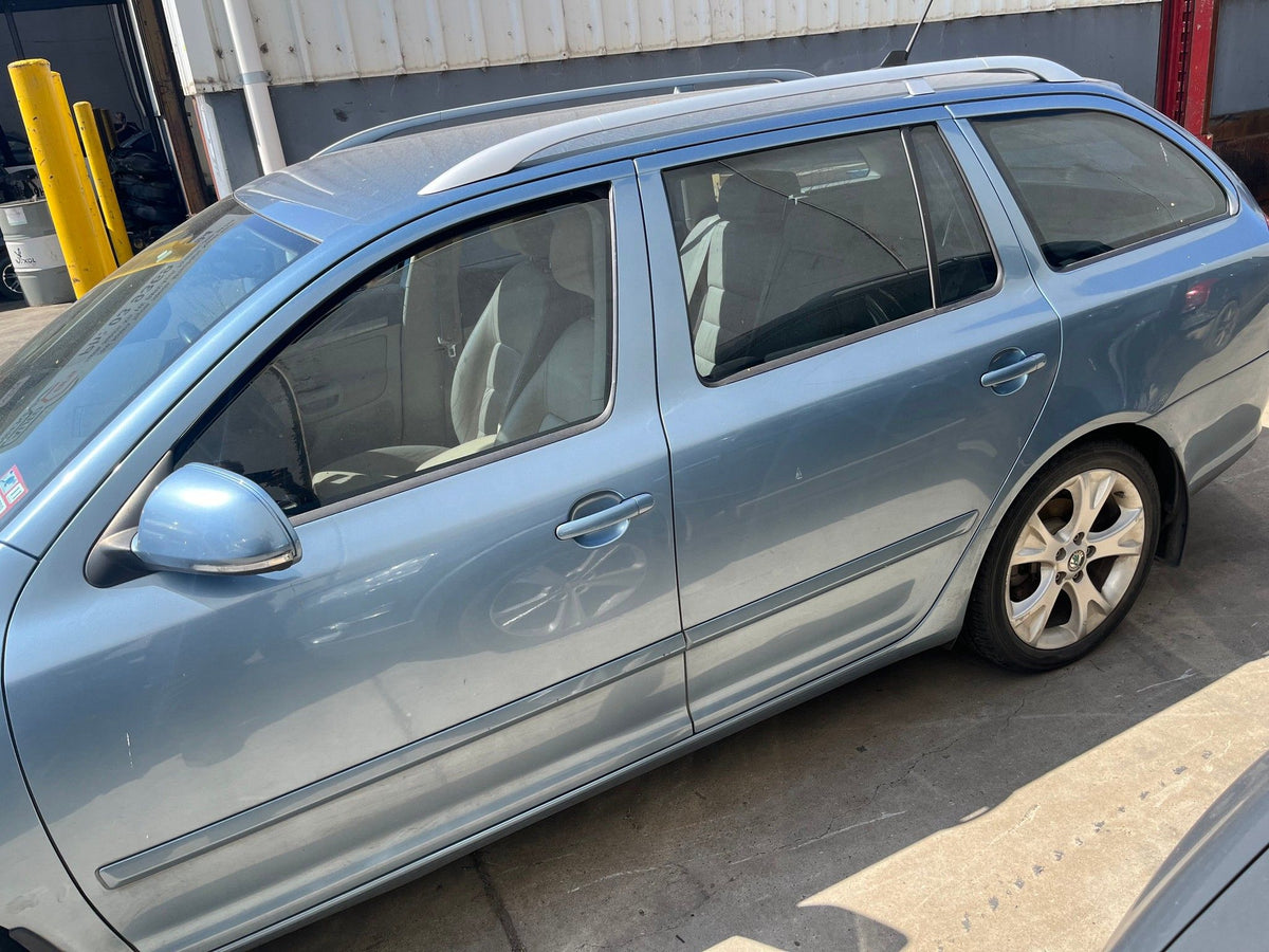 Skoda Octavia 1z Wagon 2012 1.8l Petrol Turbo Fwd Auto - LHF Door Shell 1Z-022827-LHF-DO
