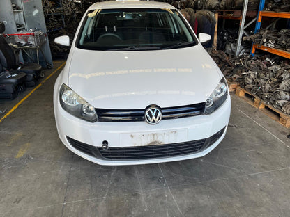 VOLKSWAGEN GOLF Mk6 2011 white - Left Front Door - AU-219-VW-3LP-D-A