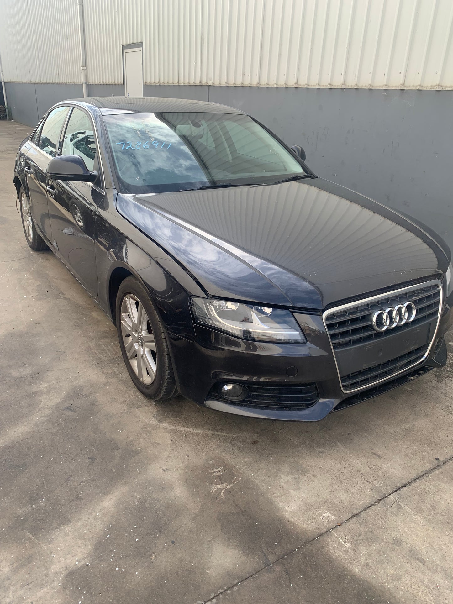 AUDI A4 B8 2008 grey - Left Front Door - AU-219-AU-3LP-D-A