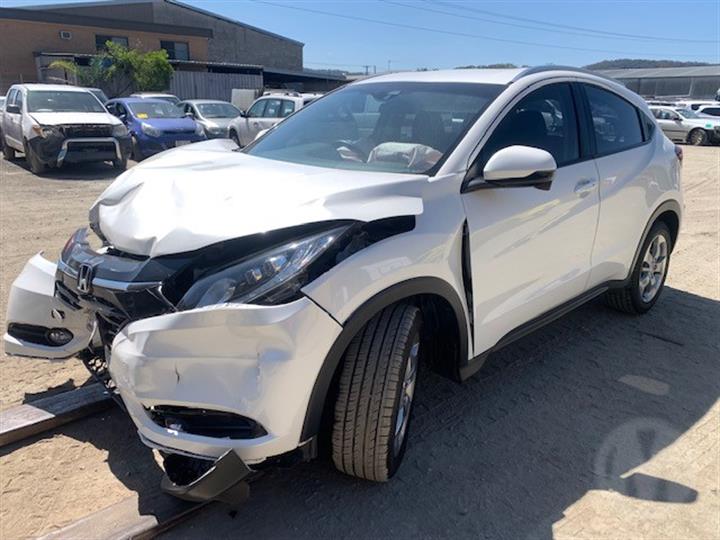HONDA HR-V RU 2017 white - Right Rear Door - AU-219-HO-8LP-D-D