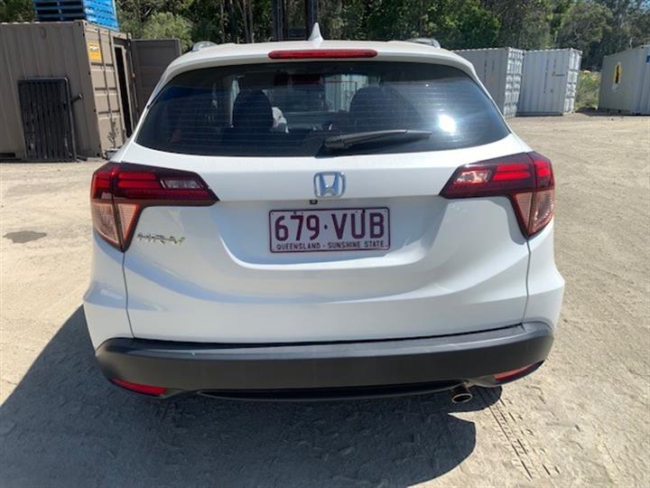 HONDA HR-V RU 2017 white - Right Rear Door - AU-219-HO-8LP-D-D