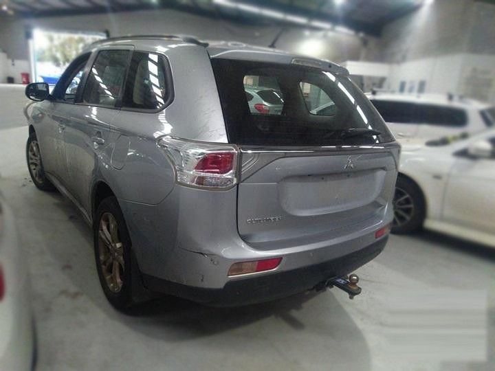 Mit Outlander ZJ 2L Petrol FWD Manual Gearbox - LHR Door Shell ZJ000229-LHR-DO