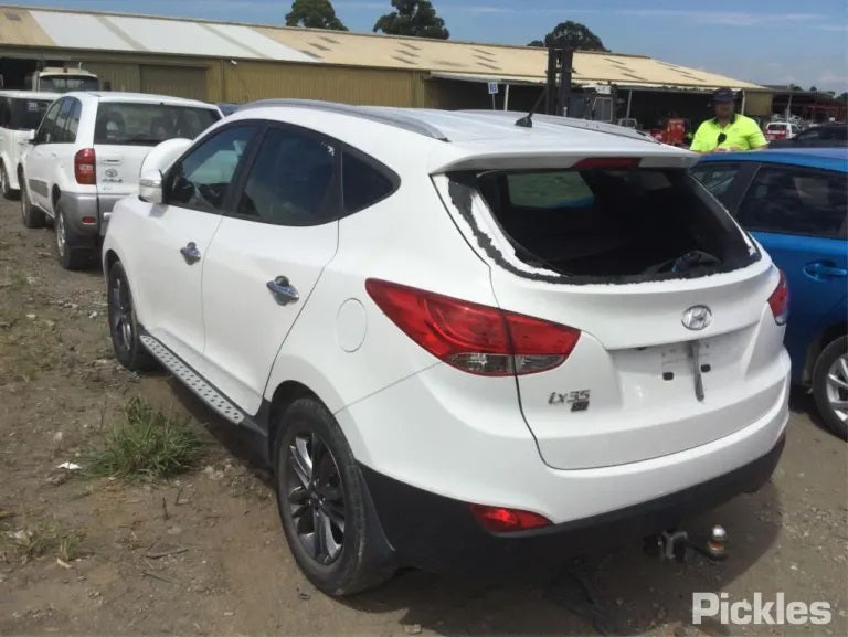 HYUNDAI IX35 LM 2015 white - Left Rear Door - AU-219-HY-25LP-D-C