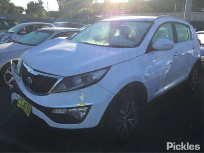 KIA SPORTAGE SL 2015 white - Left Front Door - AU-219-KI-3LP-D-A