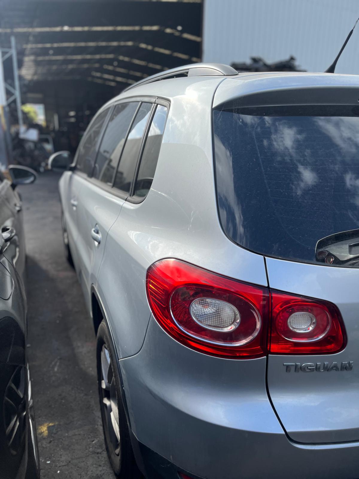 VW TIGUAN (5N_) 2.0 TDI 4motion 2009 silver - Right Front Strut - AU-219-VW-9-T-D