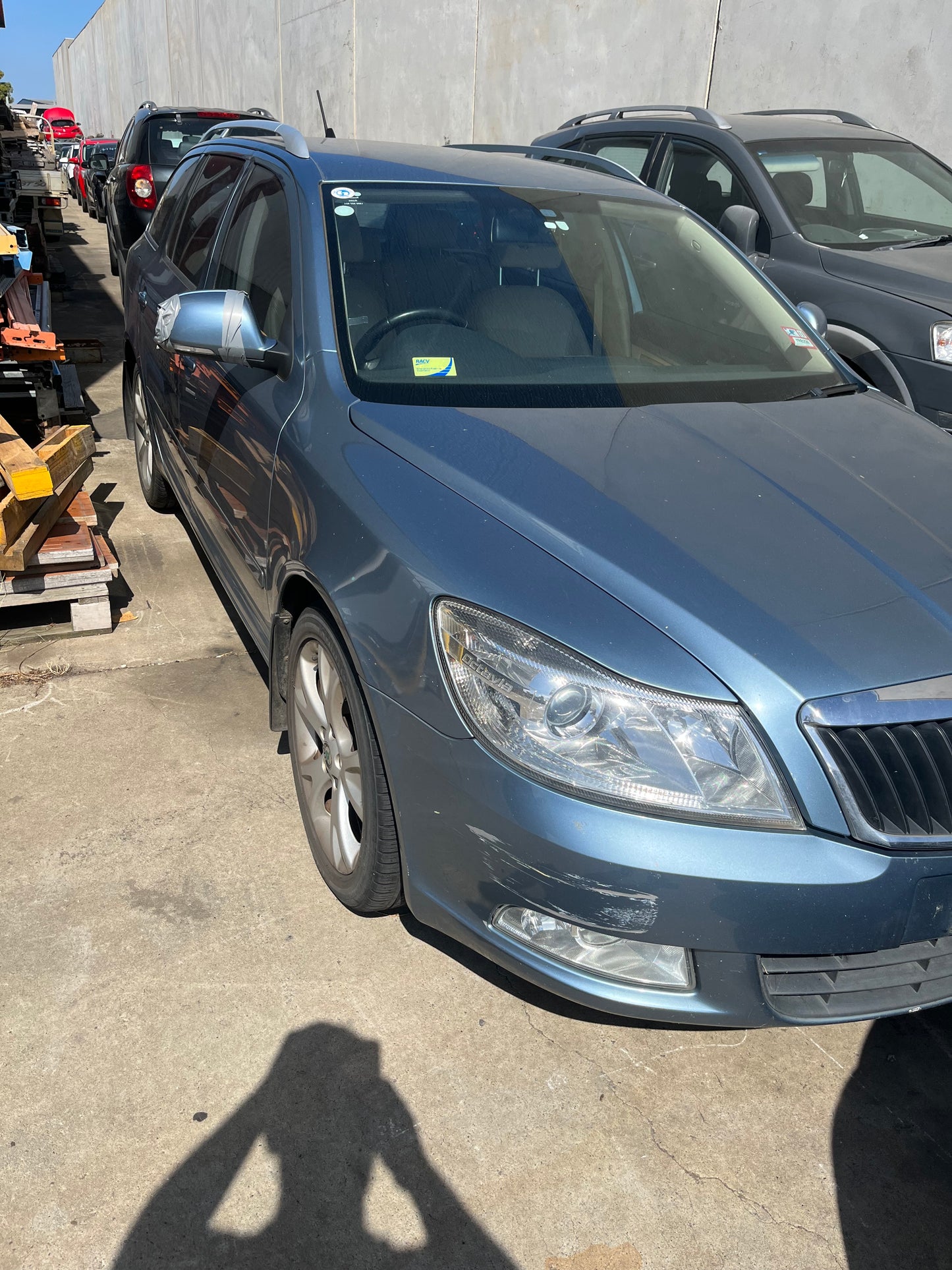 SKODA OCTAVIA 1Z 2011 blue - Right Front Door - AU-219-SK-1LP-D-B