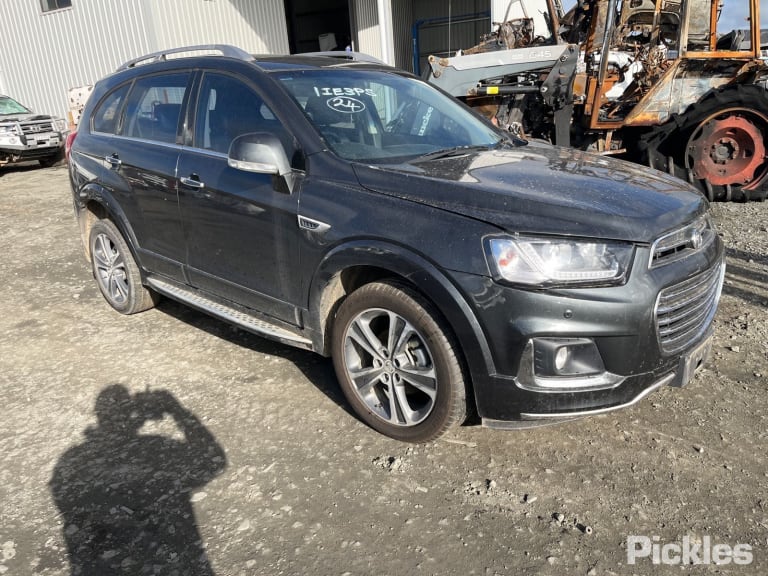HOLDEN CAPTIVA CG 2016 grey - Right Front Door - AU-219-HL-73LP-D-B