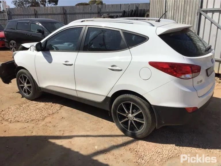 Wrecking/Dismantling Hyundai IX35 LM 2014 2L petrol FWD Auto