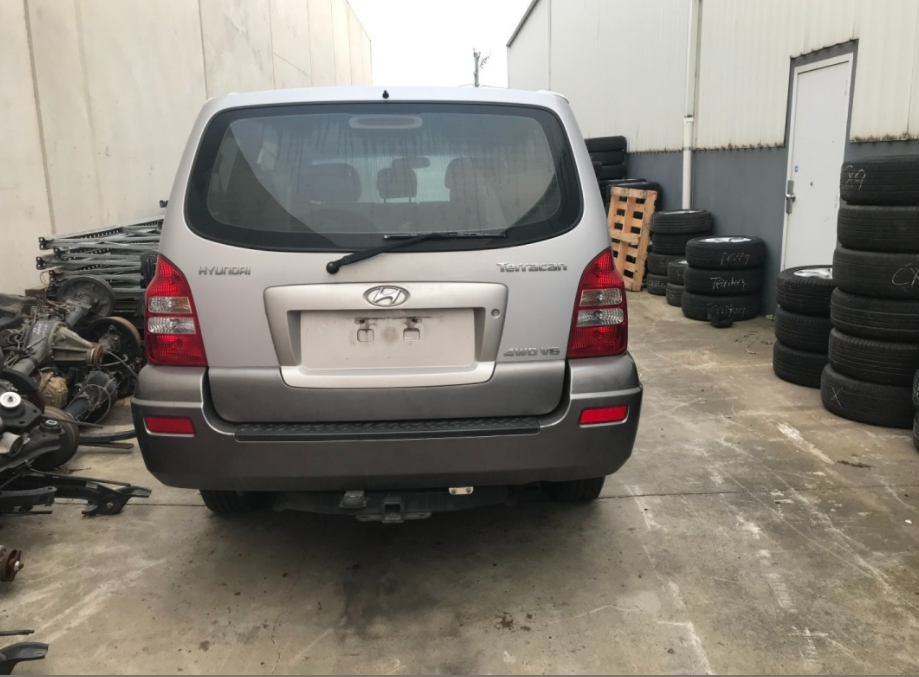 Wrecking/Dismantling Hyundai Terracan 2005 HP 3.5L Auto 4WD Petrol (KMHNM81CR5U170785)