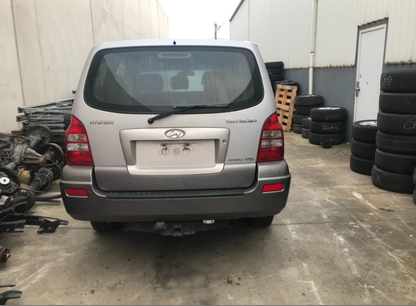 Wrecking/Dismantling Hyundai Terracan 2005 HP 3.5L Auto 4WD Petrol (KMHNM81CR5U170785)