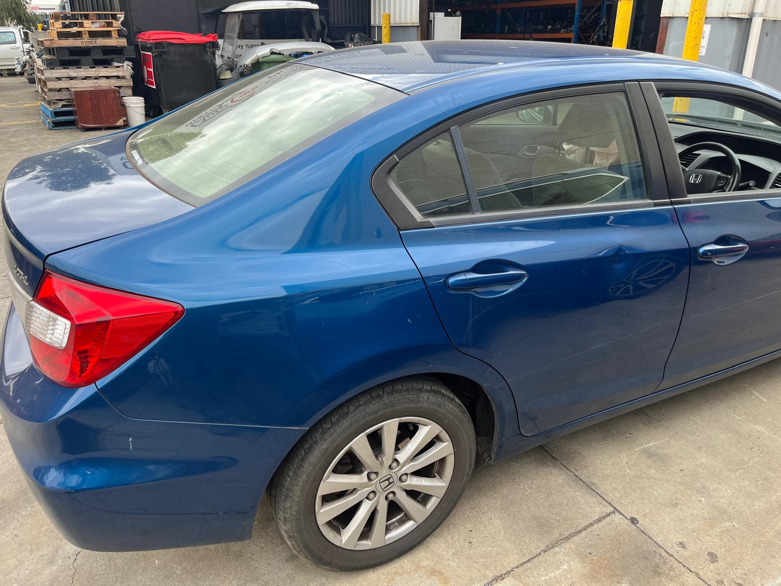 HONDA CIVIC IX Sedan (FB) 1.8 (FB2) 2012 blue - Wiper Arm - Front - AU-219-HO-12-J-T
