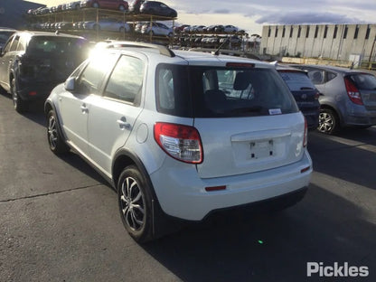 SUZUKI SX4 RW420 2009 white - Left Front Door - AU-219-SZ-4LP-D-A