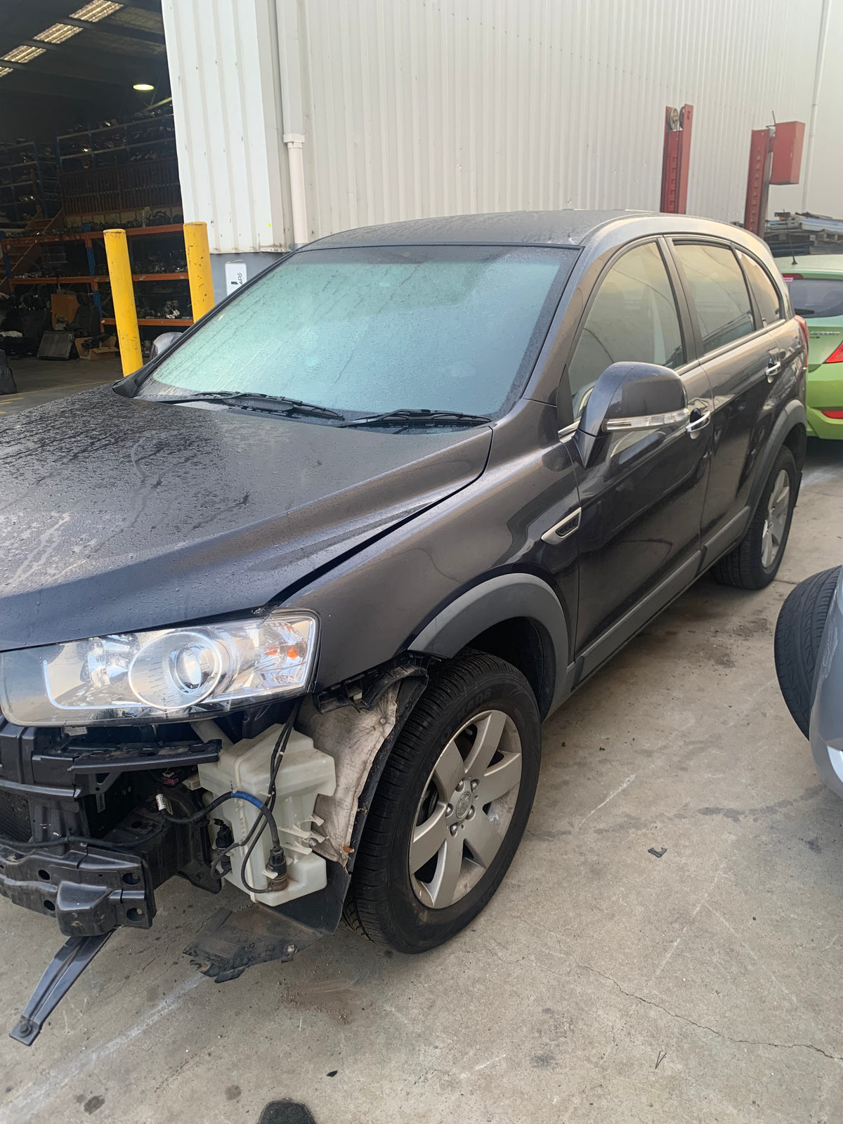 HOLDEN CAPTIVA CG 2015 grey - Right Front Door - AU-219-HL-75LP-D-B