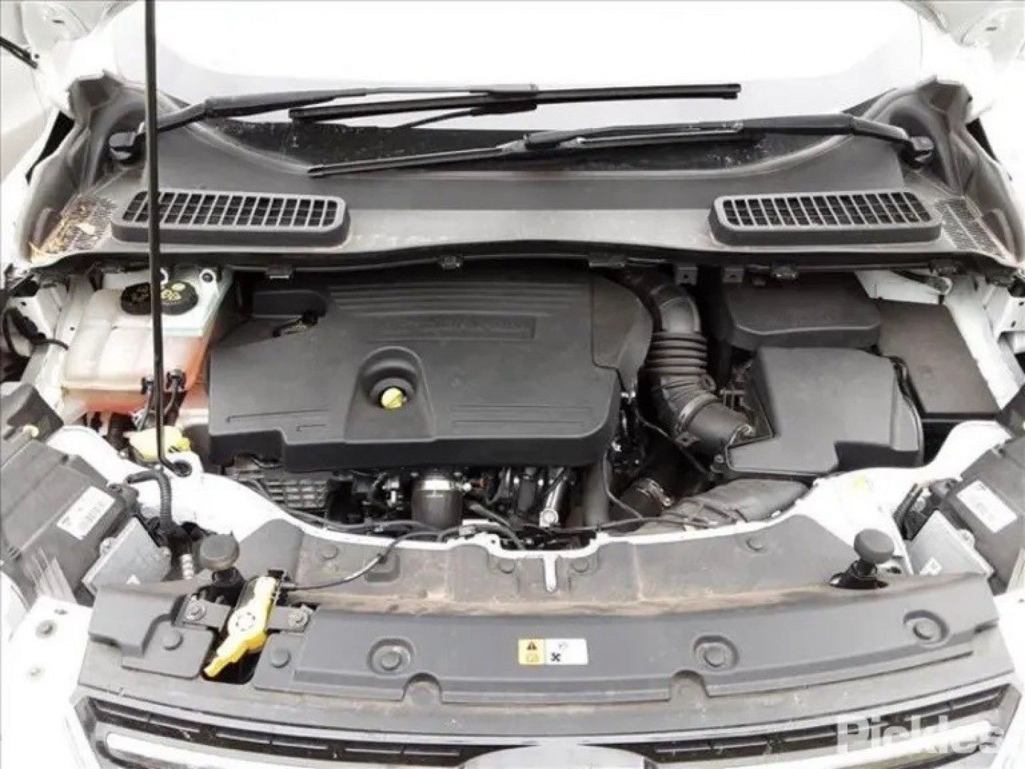 Ford Kuga Titanium TF 2015 diesel awd Auto - Engine 2L T8MB 1879655