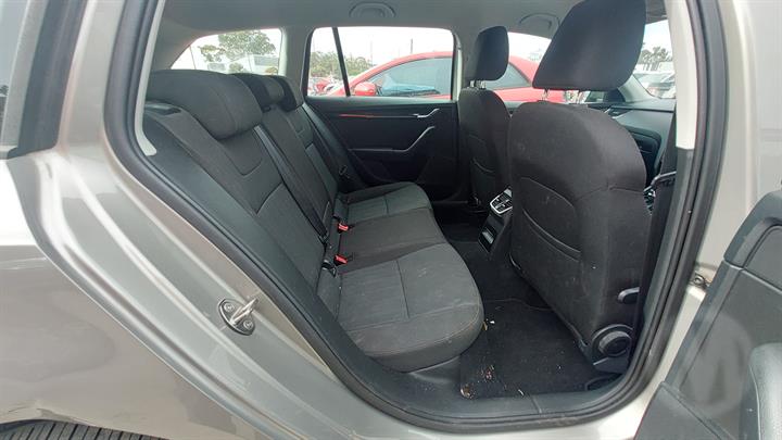 Skoda Octavia NE 2018 gold Wagon 1.4L petrol turbo FWD DCT Auto - fan blower motor - ACW264-NE248691-FBM