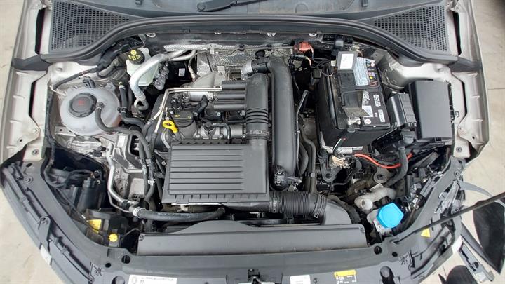 Wrecking/Dismantling Skoda Octavia NE 2018 gold Wagon 1.4L petrol turbo FWD DCT Auto  - ACW264