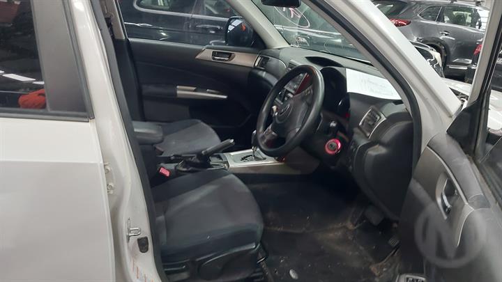 Wrecking/Dismantling Subaru Forester SH 2008 White 2.5L petrol AWD Auto