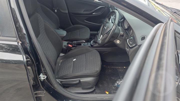 HOLDEN ASTRA R BK 2017 hatch Black 1.4L petrol manual - LH Headlight - ACW252-BK136261-HA-LH