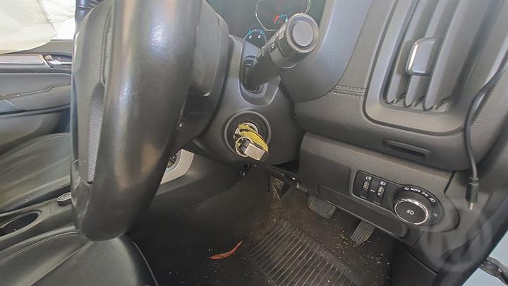 HOLDEN COLORADO Ute (RG) 2.8 TD 4x4 (U142MK, U148DK, U148FK, U148MK) 2018 white - Caliper - Rhf - AU-219-HL-2-W-D