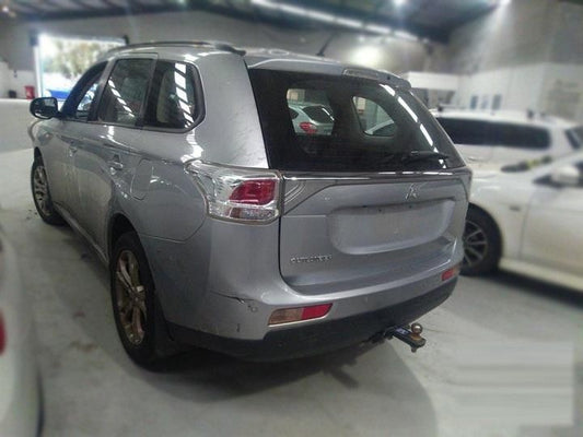 Mit Outlander ZJ 2L Petrol FWD Manual Gearbox - Rear Bumper Bar ZJ000229-RB