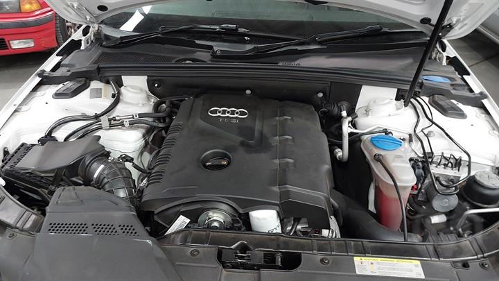 AUDI A4 B8 (8K2) 1.8 TFSI 2010 white - Engine - AU-219-AU-8-A-A