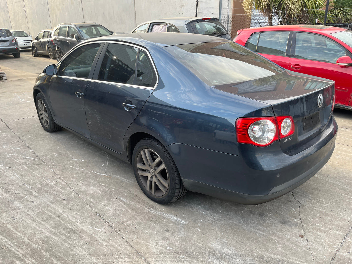 VW JETTA III (1K2) 2.0 FSI 2009 blue - Injection Rail - AU-219-VW-12-F-N