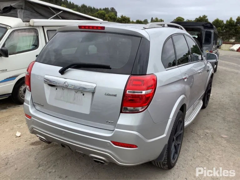 HOLDEN CAPTIVA CG 2016 silver - Left Front Door - AU-219-HL-72LP-D-A