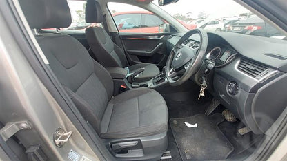 SKODA OCTAVIA III Combi (5E5, 5E6) 1.4 TSI 2018 grey - Front Bumper - AU-219-SK-2-C-B