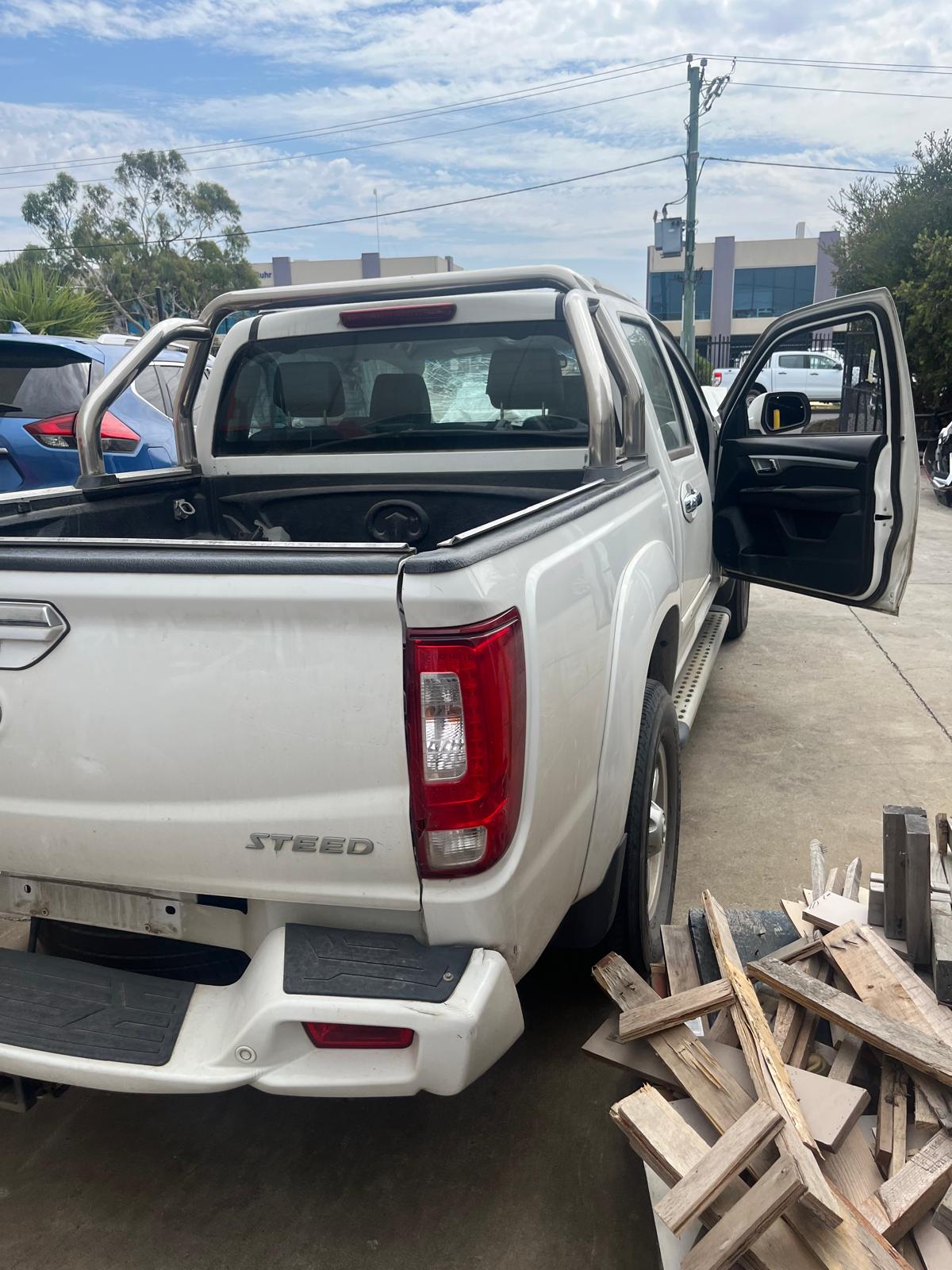 Wrecking/Dismantling GREAT WALL STEED 2.4 2019 white - AU-219-GR-1