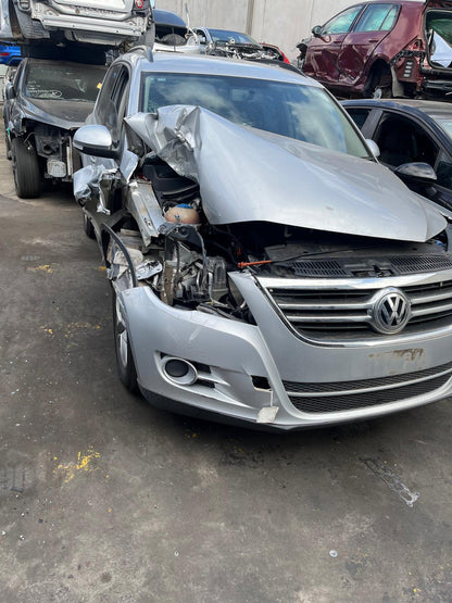 VW TIGUAN (5N_) 2.0 TDI 4motion 2009 silver - Flasher/Hazard Replay - AU-219-VW-9-V-F