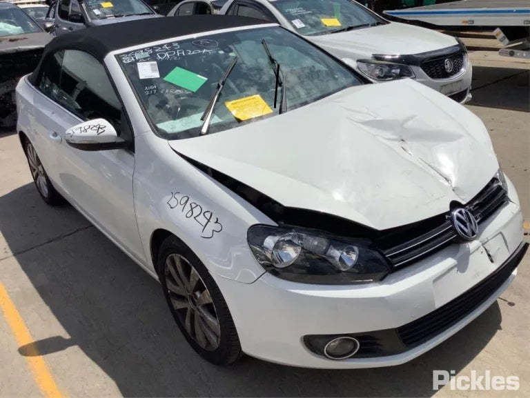 VOLKSWAGEN GOLF Mk6 Convertible 2011 white - Left Front Door - AU-219-VW-2LP-D-A