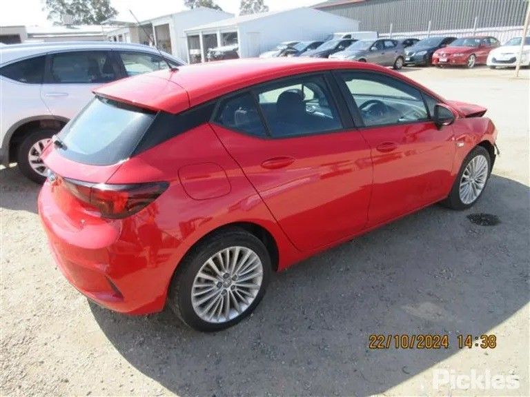 Holden Astra Bk 2017 Red Hatch Petrol Turbo 1.4L Auto Fwd - Rear Shockers/Strut RHR BK056384-RHRS