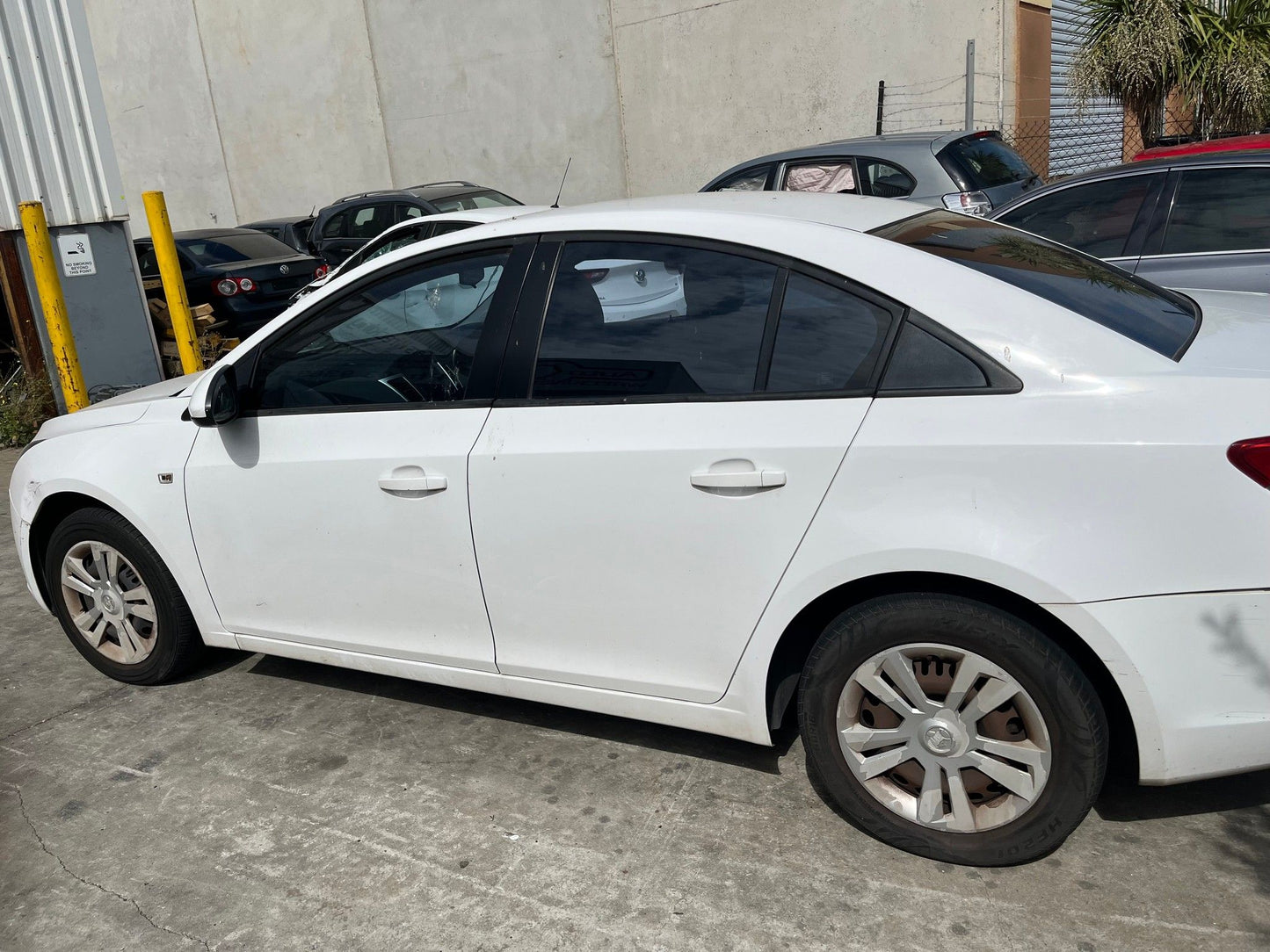 Holden Cruze Jg 2010 Petrol 1.8l Fwd Auto - Hub Assembly LHF JG513759-LHFHU