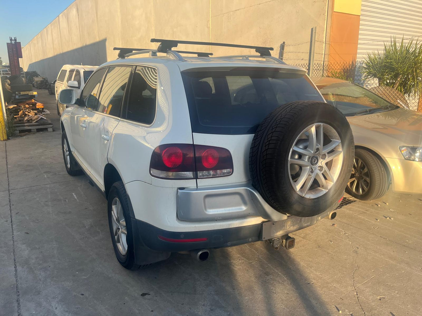 Volkswagon Touareg 7L 2008 white colour 3L Diesel AWD AUTO - Radaitor Auto - ACW238-7L051996-RA-RM