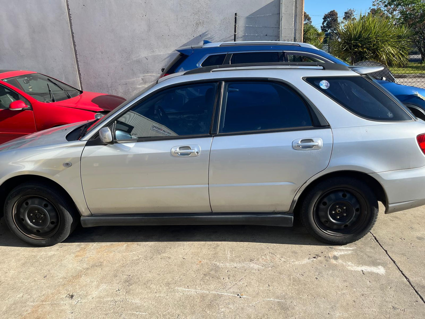 Wrecking/Dismantling Subaru Impreza GG hatch 2005 silver 2.5L Petrol - ACW270