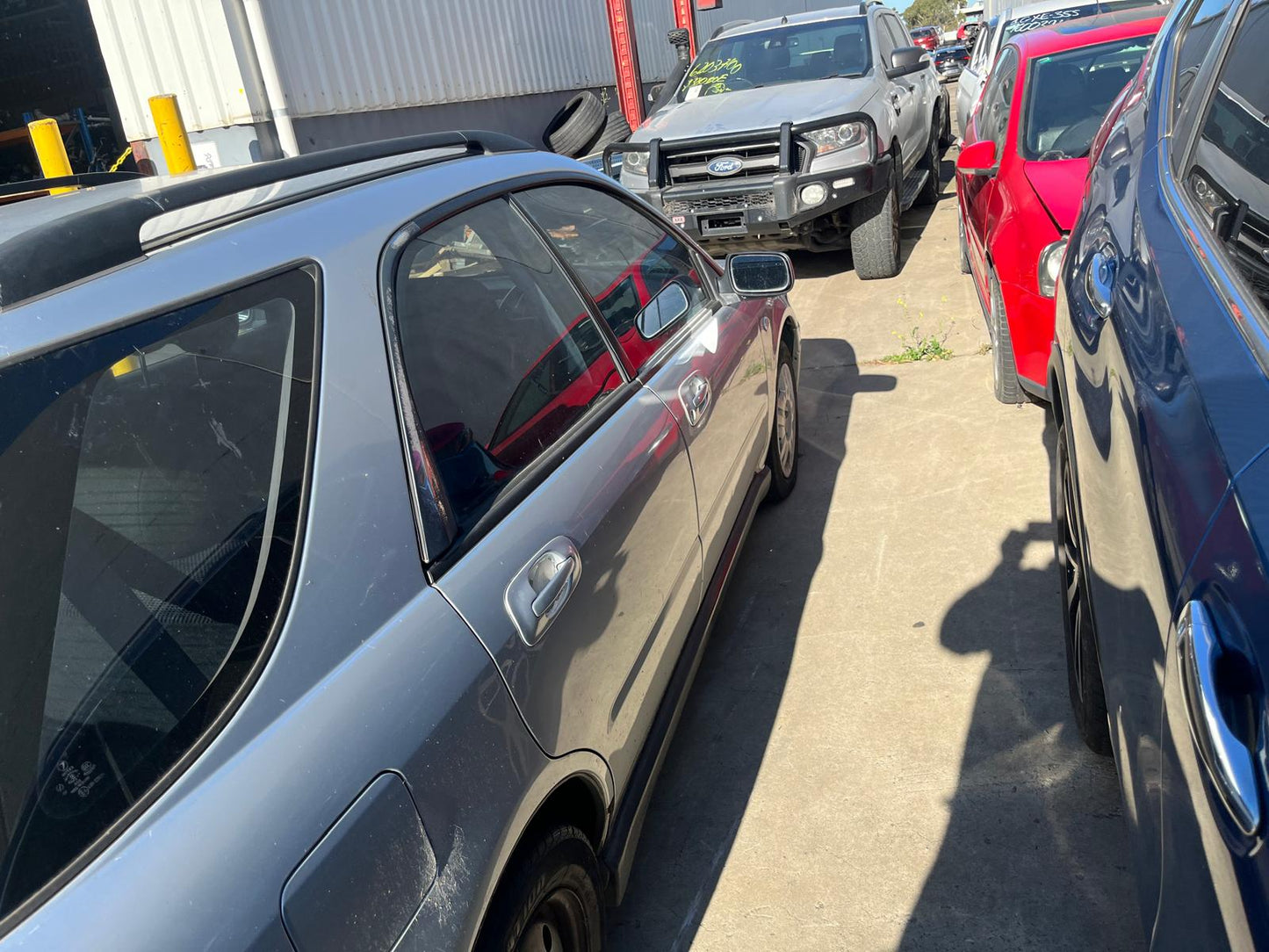 Wrecking/Dismantling Subaru Impreza GG hatch 2005 silver 2.5L Petrol - ACW270