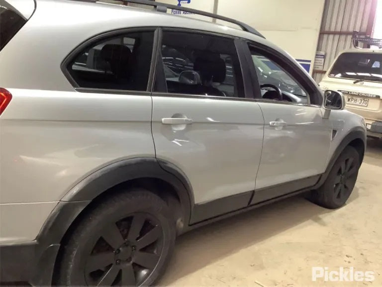 HOLDEN CAPTIVA CG 2010 silver - Right Front Door - AU-219-HL-79LP-D-B