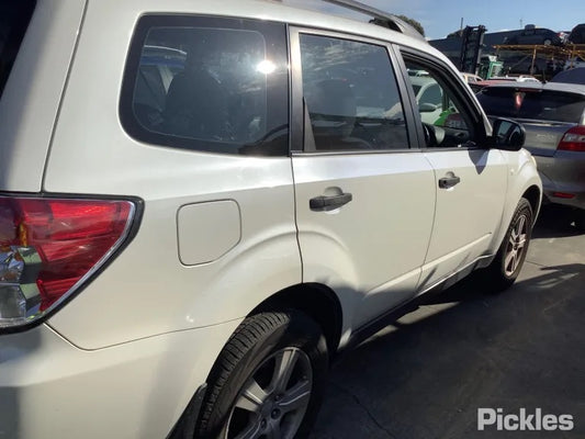 SUBARU FORESTER SH 2012 white - Left Front Door - AU-219-SU-14LP-D-A