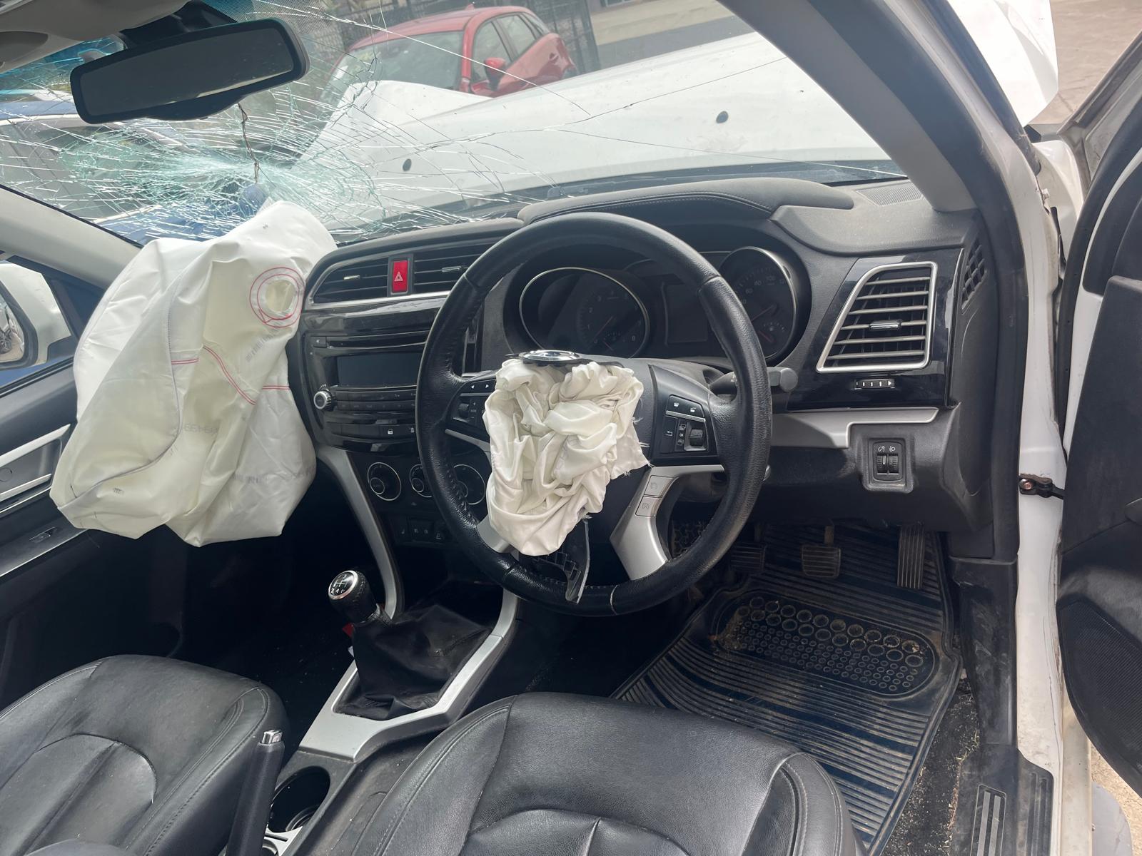 GREAT WALL STEED 2.4 2019 white - Right Rear Door - AU-219-GR-1-D-D