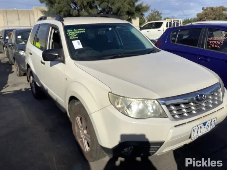 SUBARU FORESTER SH 2012 white - Left Front Door - AU-219-SU-14LP-D-A