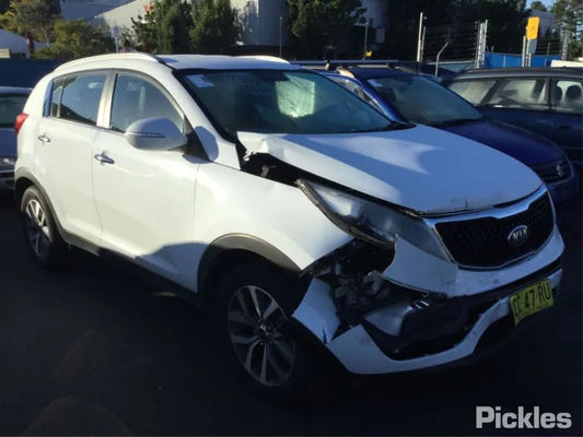 KIA SPORTAGE SL 2015 white - Left Front Door - AU-219-KI-3LP-D-A
