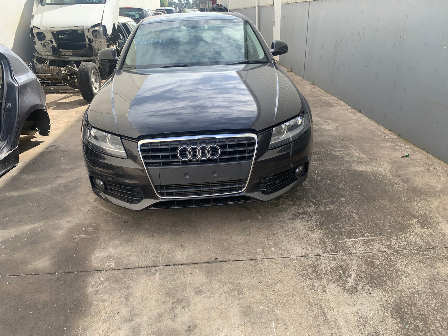 AUDI A4 B8 2008 grey - Left Front Door - AU-219-AU-3LP-D-A