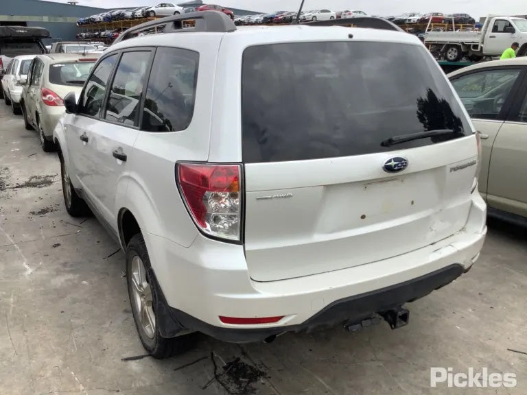 Wrecking/Dismantling SUBARU FORESTER (SH_) 2.5 AWD (SH9) 2012 white - AU-219-SU-24