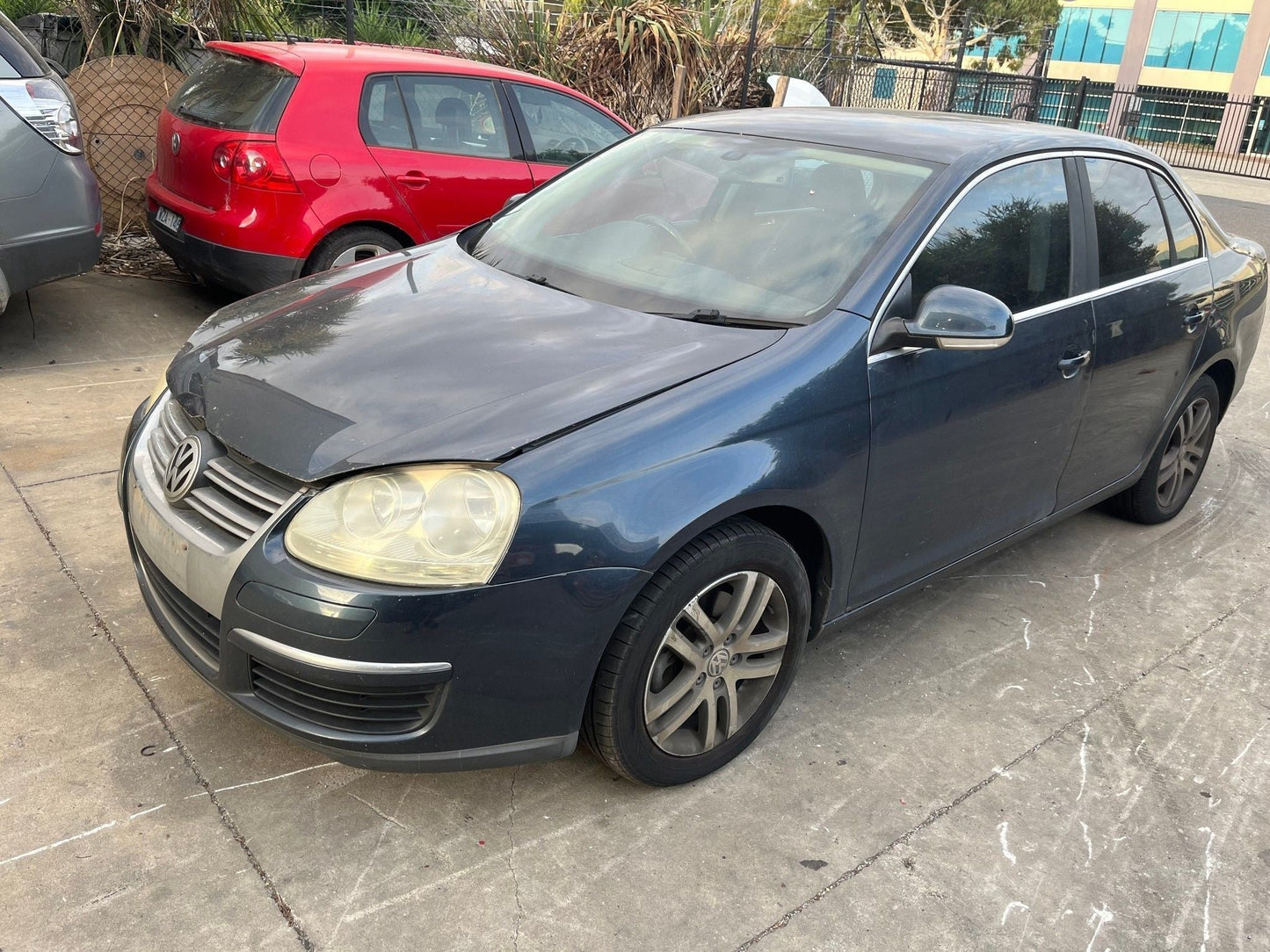 Vw Jetta 1k 2009 Grey Sedan 2l Diesel Turbo Fwd Auto - LHF Door Shell 1K-032147-LHF-DO
