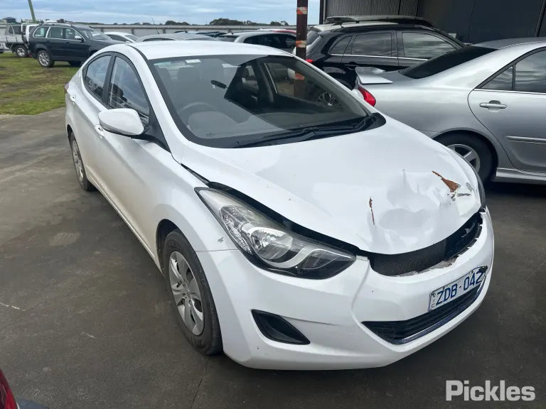 Wrecking/Dismantling Hyundai elantra MD 2012 Sedan white 1.8L petrol manual - ACW258